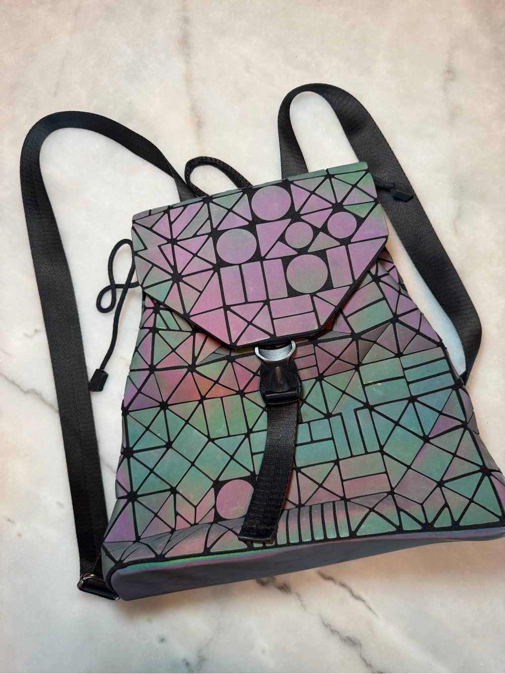 Geometric Iridescent Drawstring Backpack - Pink & Green